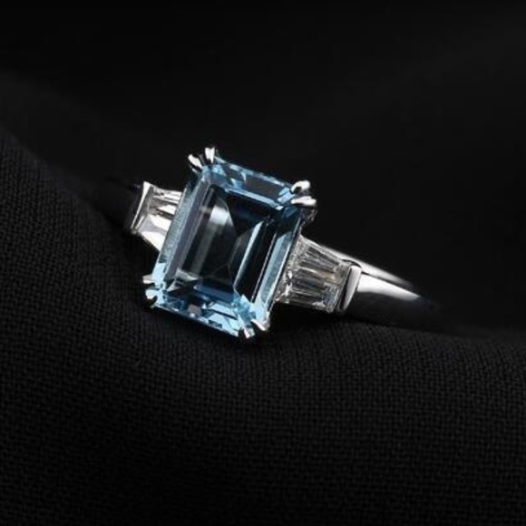 Aquamarine & White Topaz Gemstone Ring - Picture 4 of 8